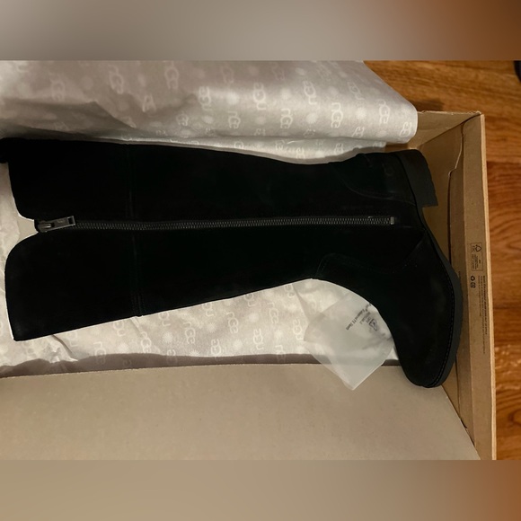 Brand New UGG Sorensen Style Black Suede Boots - Picture 9 of 12